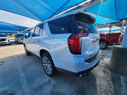 Used 2021 GMC Yukon Denali w/ Denali Premium Package AWD/4WD image 3