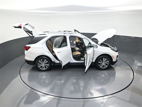Used 2023 Chevrolet Equinox Premier image 13