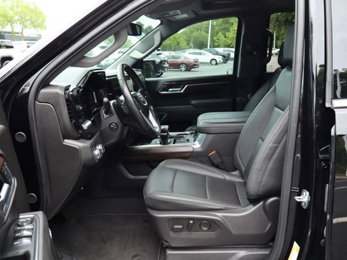 Used 2025 GMC Sierra 1500 SLT w/ SLT Premium Plus Package RWD image 18