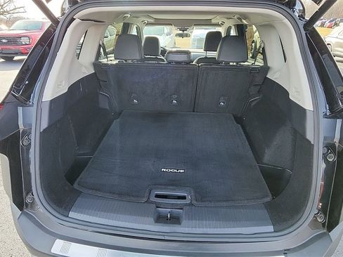 Used 2023 Nissan Rogue SV w/ SV Premium Package image 28