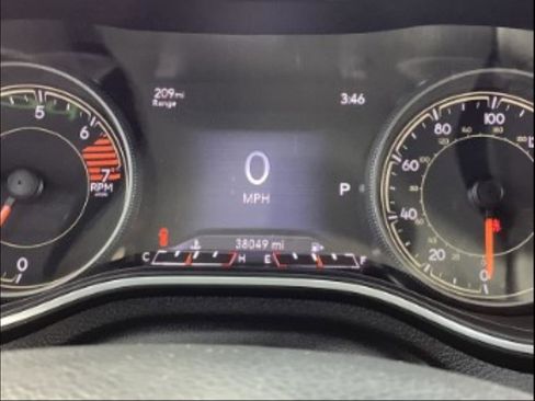 Used 2023 Jeep Cherokee Altitude Lux AWD/4WD image 19