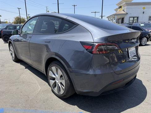 Used 2022 Tesla Model Y Long Range AWD/4WD image 6