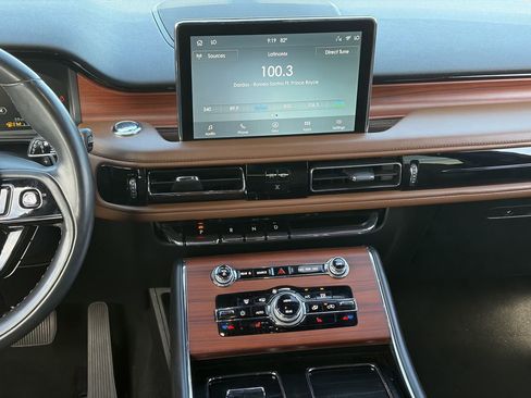 Certified 2022 Lincoln Aviator Reserve AWD/4WD image 17