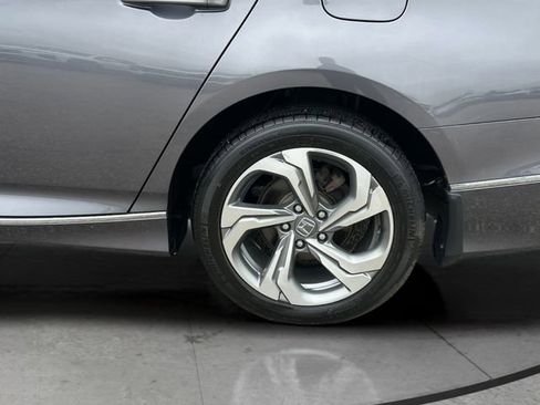 Used 2020 Honda Accord EX image 32