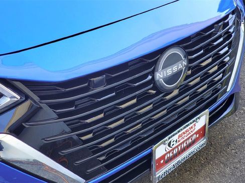 Used 2025 Nissan Sentra SV image 3