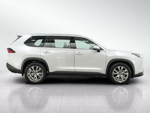 Used 2026 Toyota Grand Highlander AWD image 6