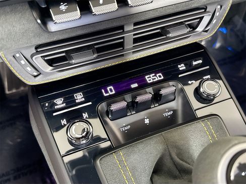 Used 2022 Porsche 911 GT3 image 12