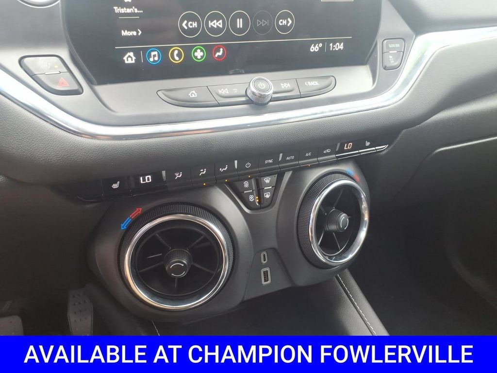 Used 2023 Chevrolet Blazer LT FWD image 21