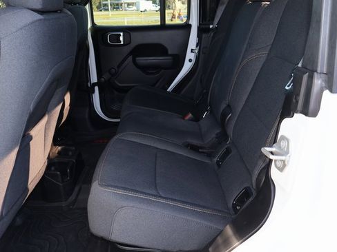 Used 2024 Jeep Gladiator Sport image 15