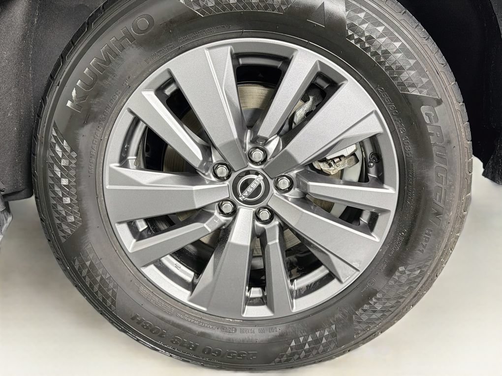 Used 2025 Nissan Pathfinder SV FWD image 32