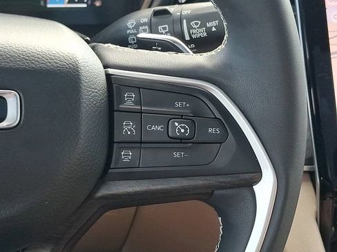 Certified 2022 Jeep Grand Cherokee Limited 4xe w/ Luxury Tech Group II AWD/4WD image 27