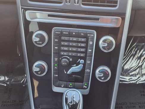 Used 2015 Volvo XC60 T5 w/ Climate Package image 17