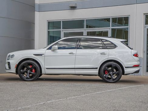 Certified 2023 Bentley Bentayga AWD/4WD image 14