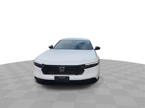 Used 2023 Honda Accord Sport image 3