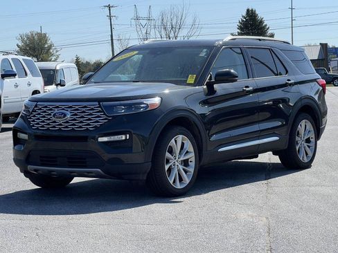 Used 2022 Ford Explorer Platinum w/ Equipment Group 601A AWD/4WD image 2