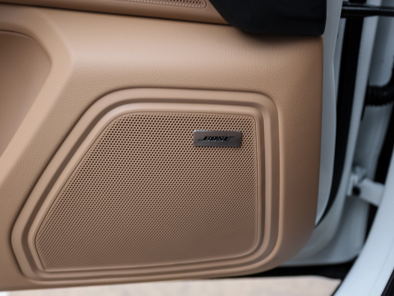 Certified 2026 Porsche Macan AWD/4WD image 22