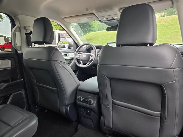 Used 2025 Ford Explorer Active w/ Active Comfort Package AWD/4WD image 19