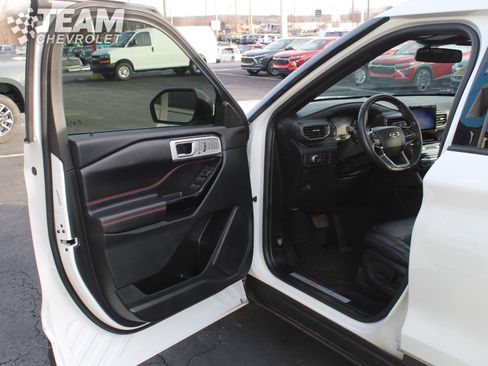 Used 2022 Ford Explorer ST-Line w/ Class IV Trailer Tow Package image 10