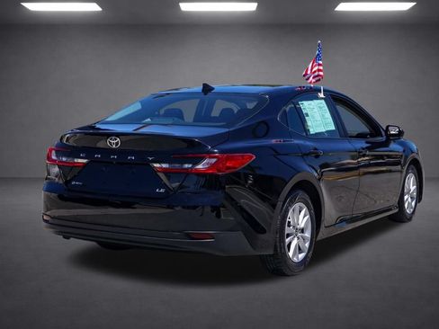 Used 2025 Toyota Camry LE FWD image 4