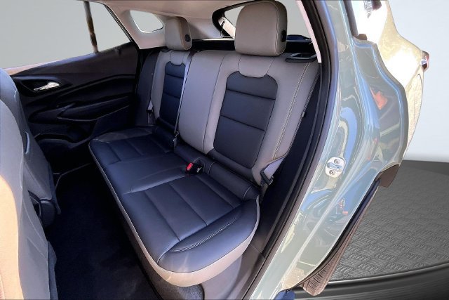 Used 2025 Chevrolet Trax ACTIV FWD image 21