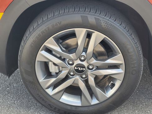 Used 2023 Kia Seltos S image 12