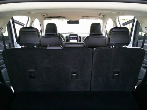 Used 2024 Ford Edge SEL w/ Convenience Package image 9