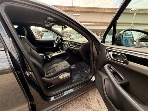 Used 2017 Porsche Macan Base image 42