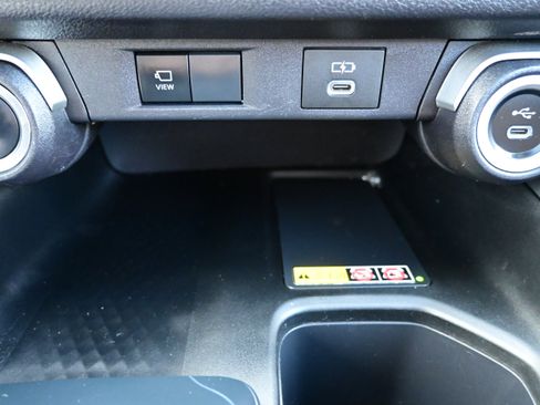 Used 2025 Toyota Grand Highlander AWD image 31