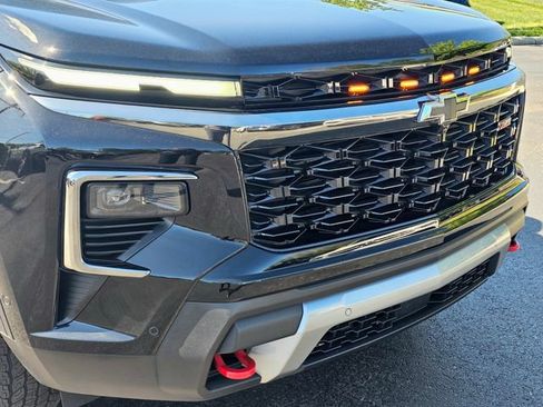 Used 2025 Chevrolet Traverse Z71 w/ Enhanced Driving Package AWD/4WD image 3