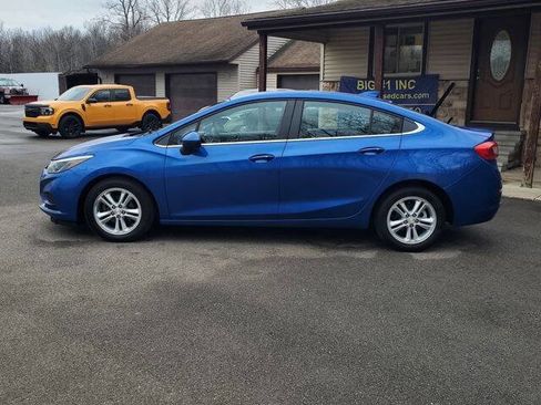 Used 2016 Chevrolet Cruze LT w/ Convenience Package FWD image 3