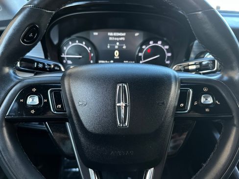 Used 2022 Lincoln Corsair FWD w/ Premium Package image 23