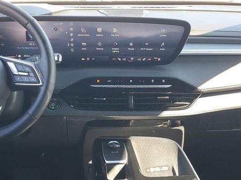 Used 2025 Buick Enclave Preferred image 28