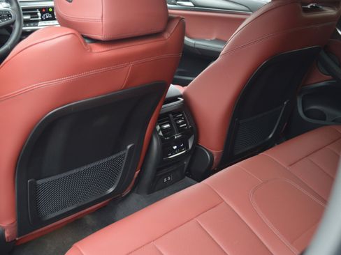 Certified 2025 BMW X4 M40i w/ Premium Package image 29