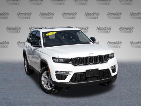 Used 2023 Jeep Grand Cherokee Limited image 2