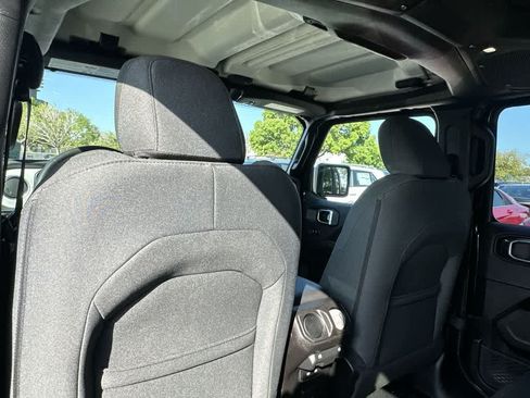 Used 2024 Jeep Wrangler Unlimited Sahara AWD/4WD image 23