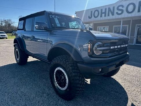 New 2024 Ford Bronco Outer Banks w/ Sasquatch Package image 2