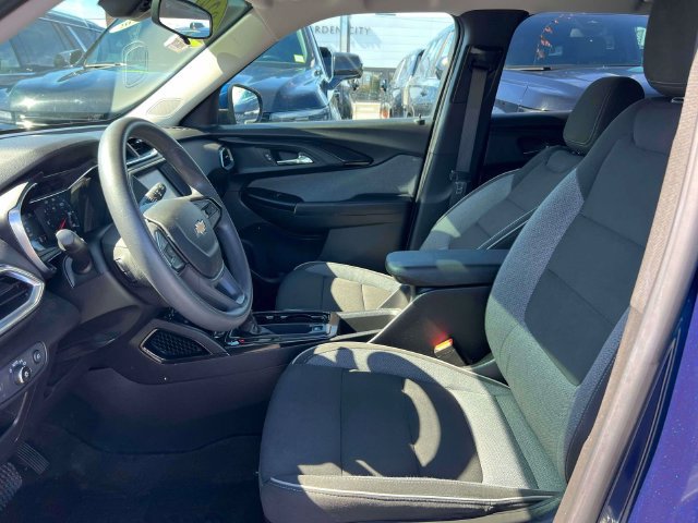 Used 2022 Chevrolet TrailBlazer LT w/ Driver Confidence Package AWD/4WD image 16
