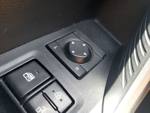 Used 2022 Toyota RAV4 LE FWD image 33