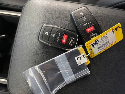 Certified 2025 Toyota Tacoma TRD Off-Road image 24