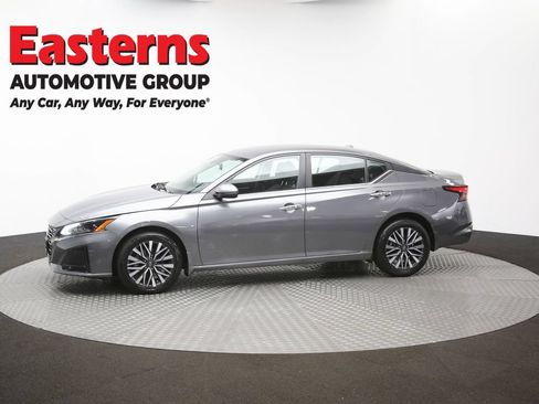 Used 2023 Nissan Altima 2.5 SV AWD/4WD image 58
