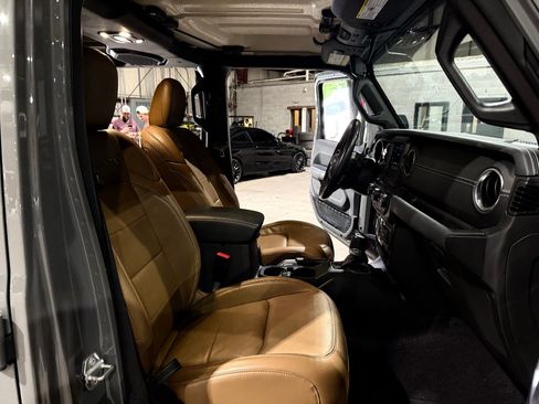 Used 2021 Jeep Wrangler Unlimited Sahara AWD/4WD image 26
