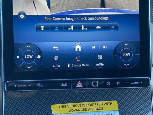 Used 2025 Mercedes-Benz GLC 300 4MATIC image 30