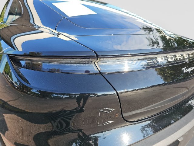 Used 2021 Porsche Taycan 4S AWD/4WD image 37