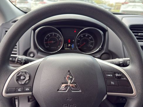 Used 2025 Mitsubishi Outlander Sport ES AWD/4WD image 18