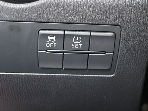 Certified 2019 Toyota Yaris LE image 13