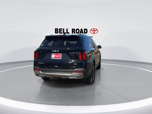 Used 2024 Kia Sorento S image 7