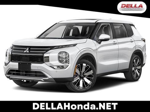 Used 2025 Mitsubishi Outlander SE image 1