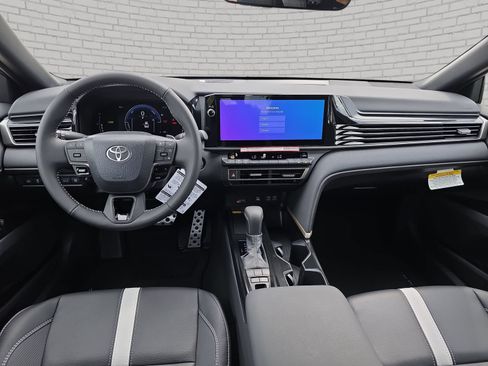 New 2026 Toyota Camry SE FWD image 9