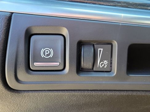 Used 2020 Cadillac XT5 Premium Luxury AWD/4WD image 22