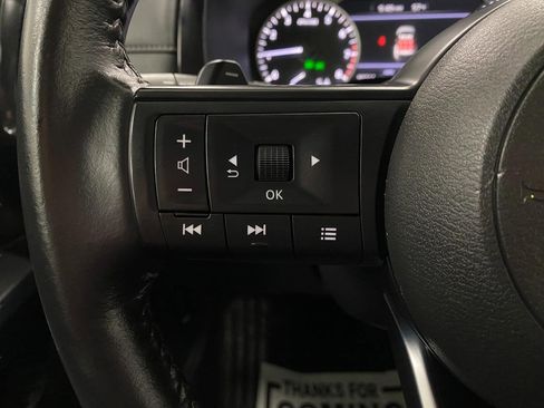 Used 2025 Nissan Pathfinder SV image 16